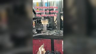 как режущая кромка верхней пластины пневматической пружины?